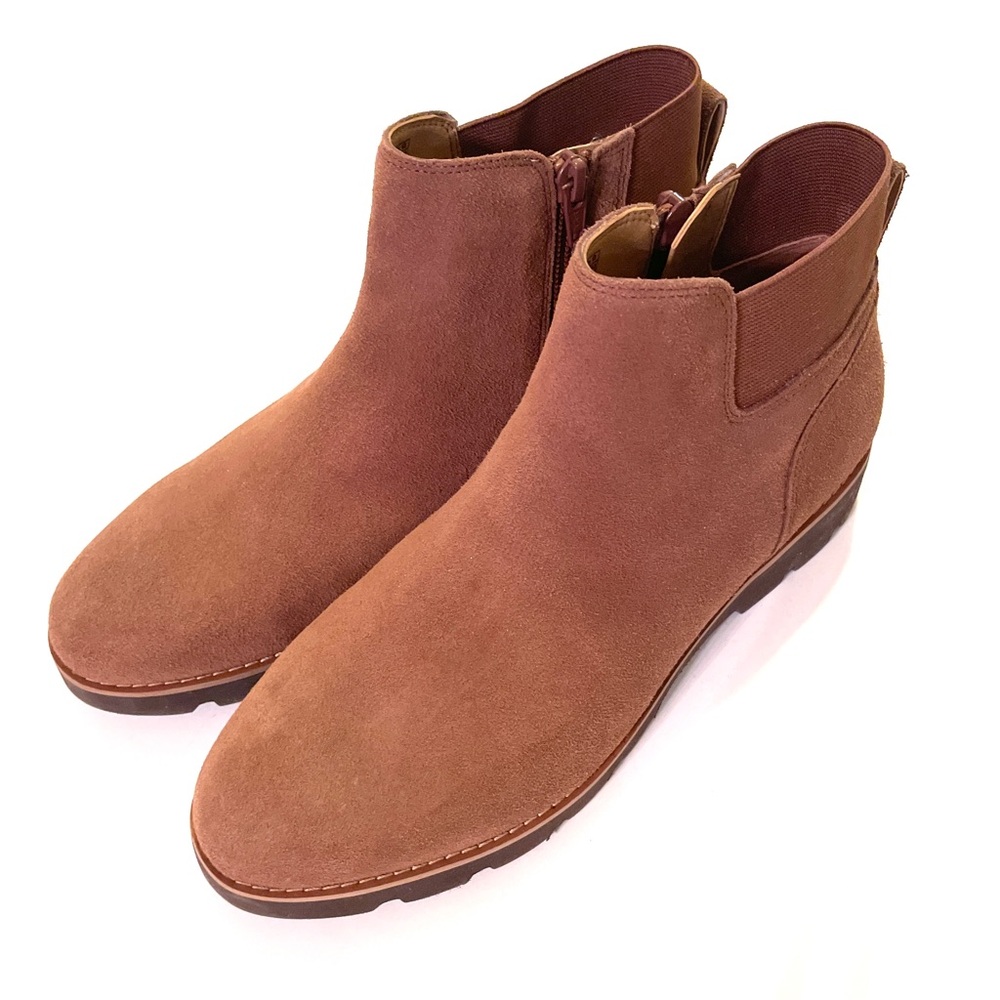 Vionic Brionie Chelsea Suede Boots